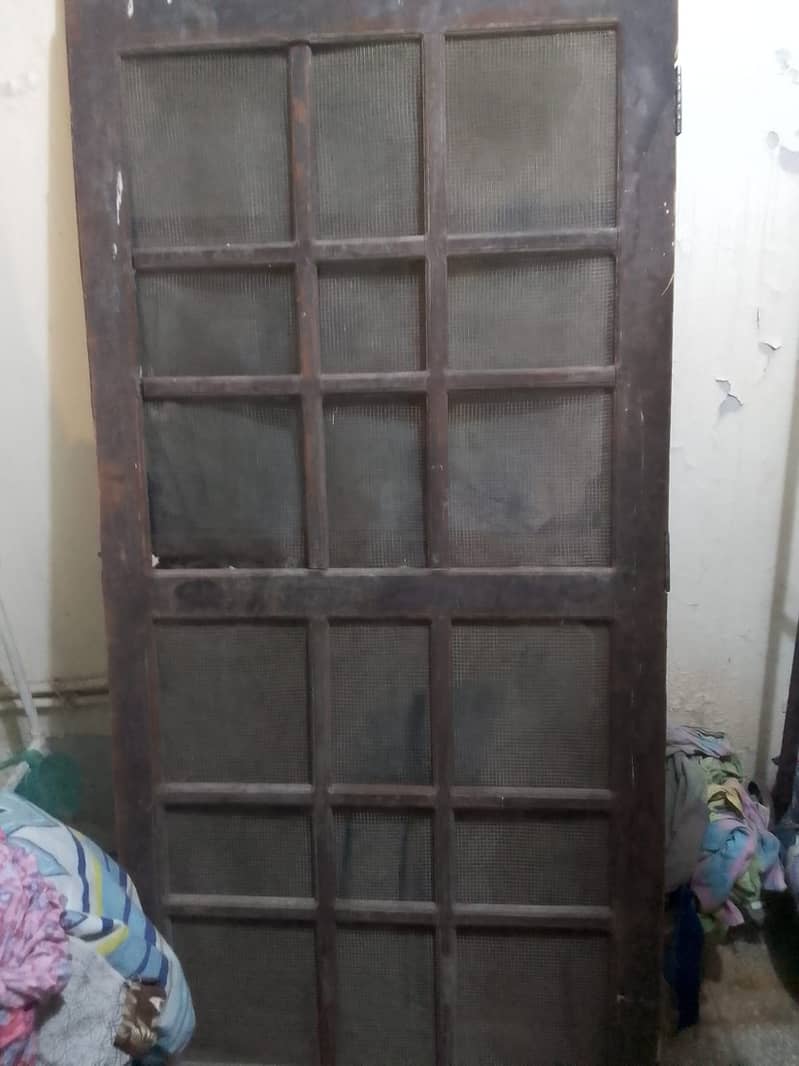 2 Net door Wooden 0