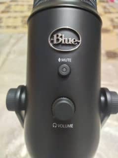 Blue Yeti Studio Mic - Brand New - Purchased From UK - Urgent Sale 0