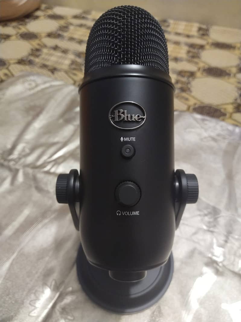 Blue Yeti Studio Mic - Brand New - Purchased From UK - Urgent Sale 8