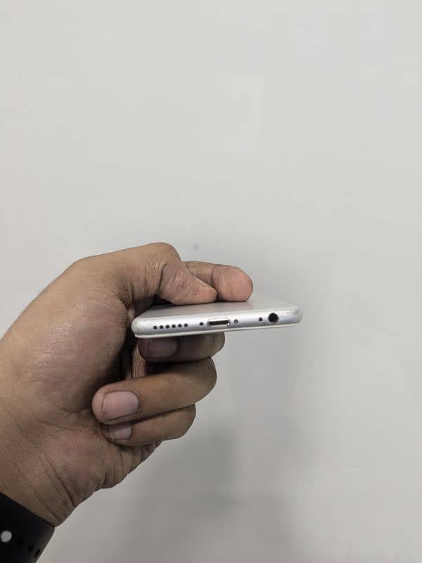 I phone 6 16gb 10/8 condition 4