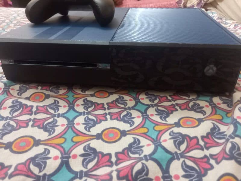 XBox One 1TB with Original Box and Controller 0