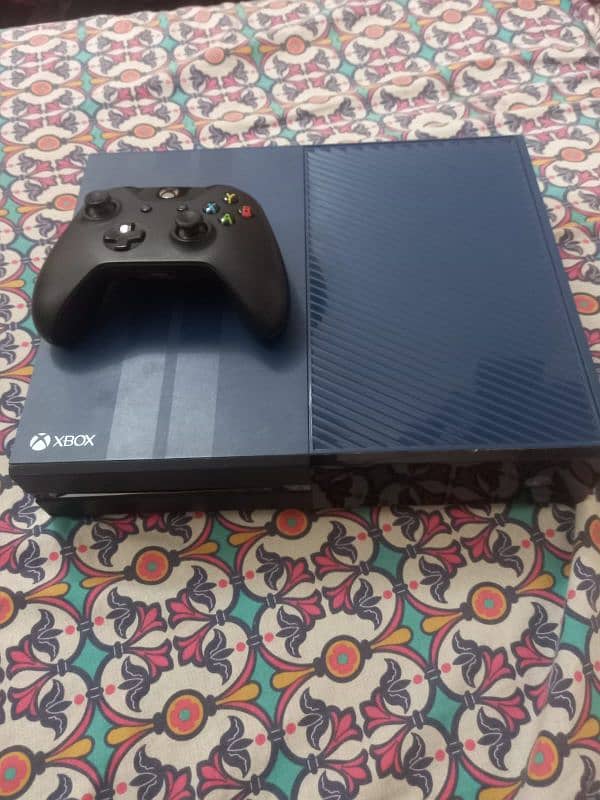 XBox One 1TB with Original Box and Controller 1