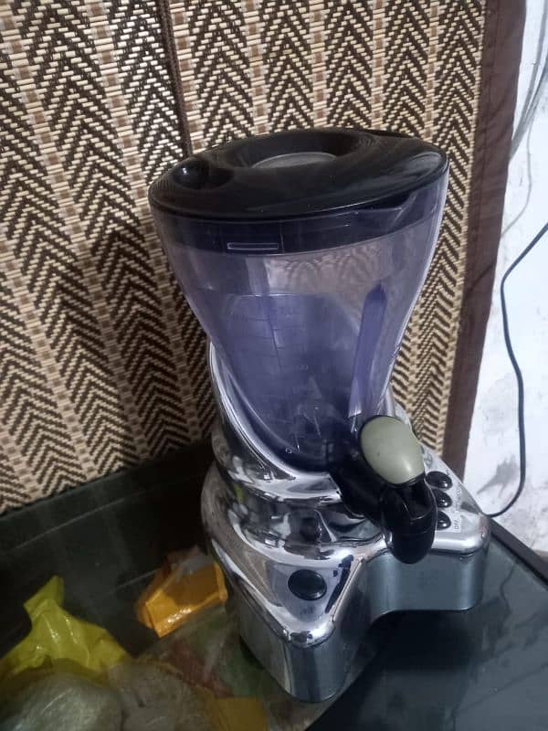 Kenwood Blender U. K. 3