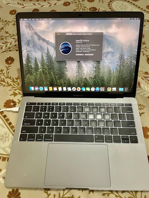 macbook pro 2017 mint condition 1