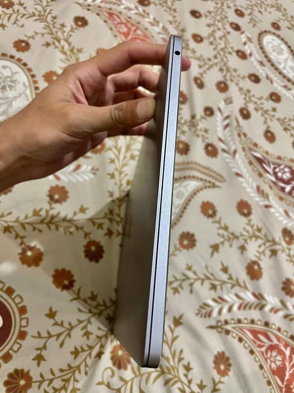 macbook pro 2017 mint condition 5