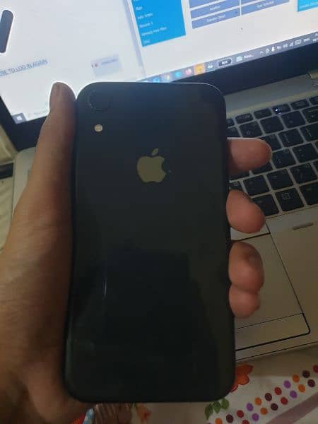 iPhone xr (factory unlock) 2