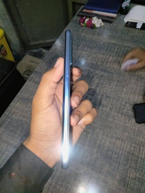 vivo v 23 e 8 plus 4 gb ram and I28 1