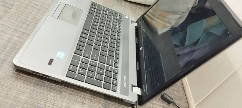 beautiful HP pro book laptop 1