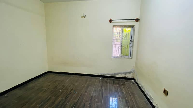 12 Marla seprit ground portion for rent 4