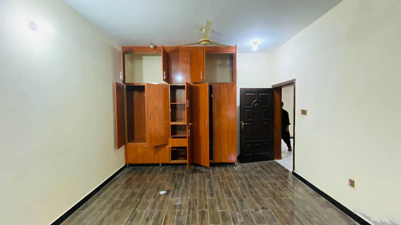 12 Marla seprit ground portion for rent 6