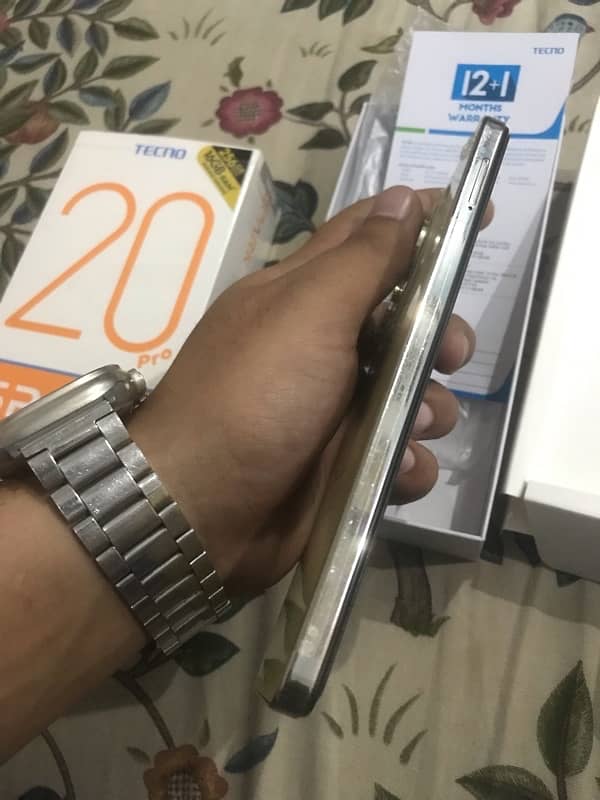 Tecno spark 20 pro 16/256gb 8 months warranty available 4