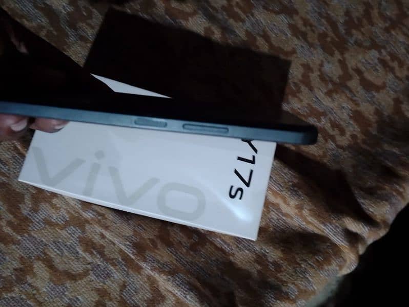 vivo y17s 3