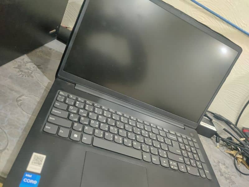 Lenovo laptop 8GB 500GB SSD 4