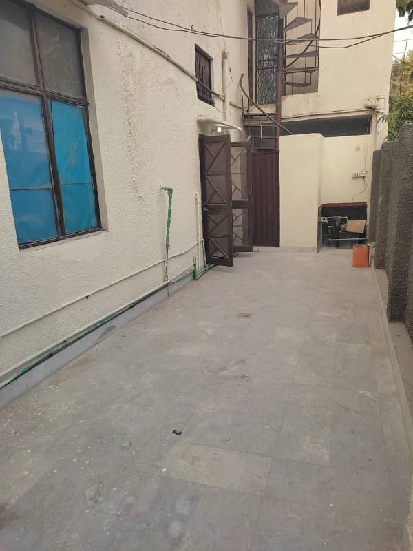 lower portion available for rent for silent office in ravi block allama iqbal town lahore 1