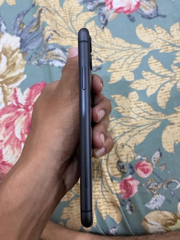 Iphone 11 128gb non pta 10/10 condition Black color 2