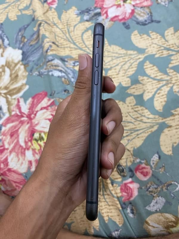 Iphone 11 128gb non pta 10/10 condition Black color 3