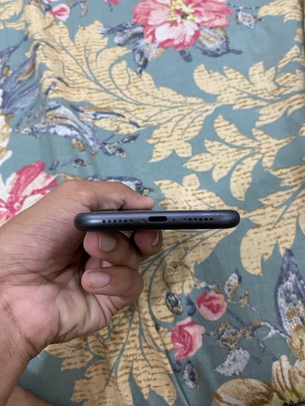 Iphone 11 128gb non pta 10/10 condition Black color 4