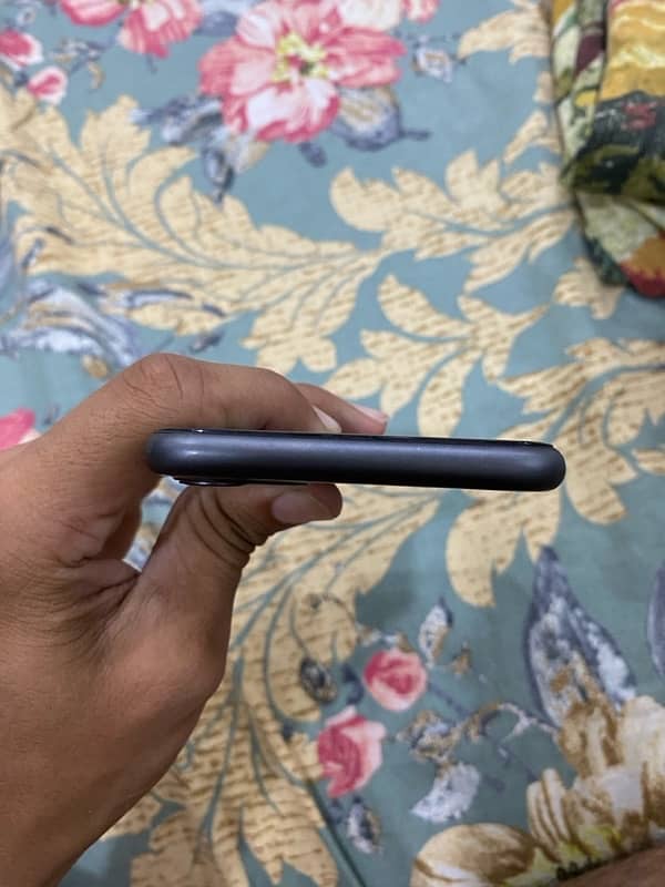 Iphone 11 128gb non pta 10/10 condition Black color 5