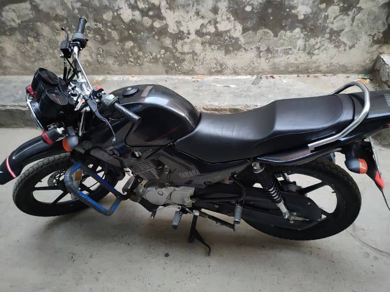 YAMAHA YBR 125G for contact 03035976800 8