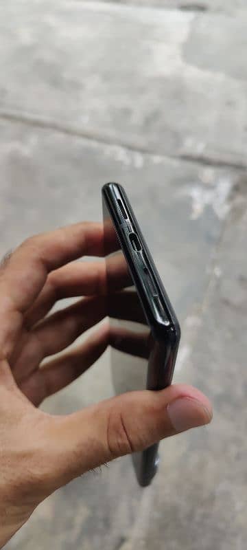 Google Pixel 6 Pro Non PTA 12/256 GB. 4