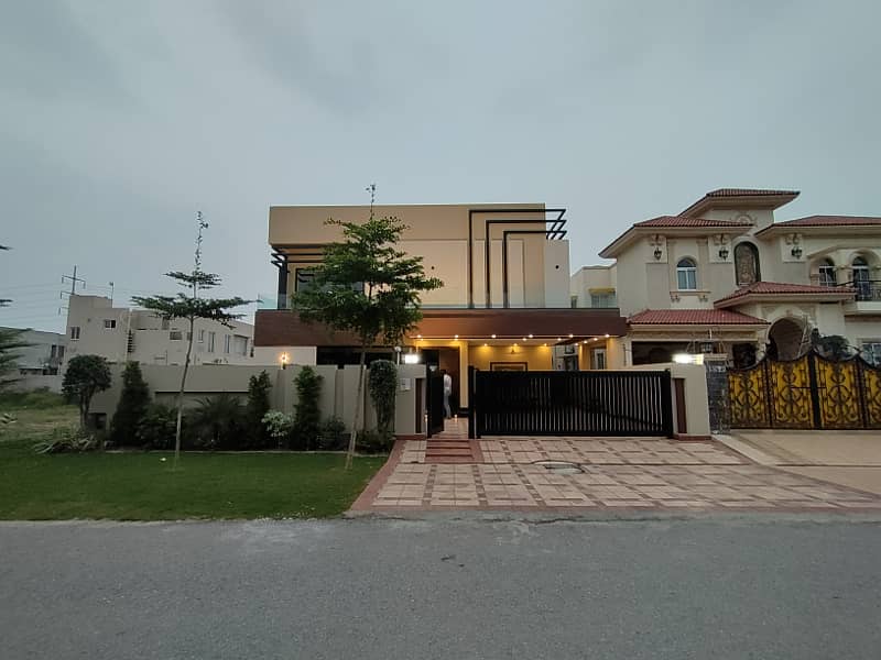 Top Of Line One Kanal Bungalow Situated At Most Prime Location Once Visit For Sale 2