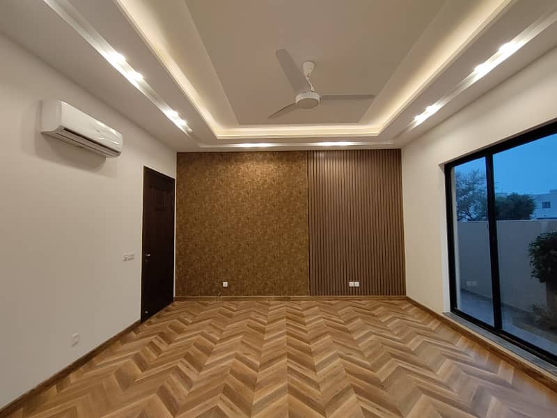 Top Of Line One Kanal Bungalow Situated At Most Prime Location Once Visit For Sale 12