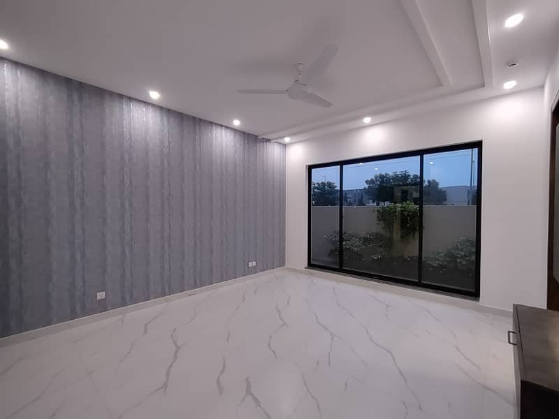 Top Of Line One Kanal Bungalow Situated At Most Prime Location Once Visit For Sale 17