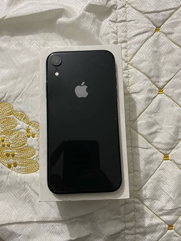 iphone xr 64 gb factory unlock black colour 1