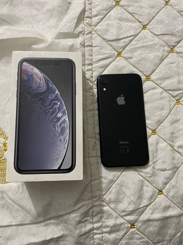 iphone xr 64 gb factory unlock black colour 2