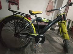 10/10 good condition cycle yellow colour