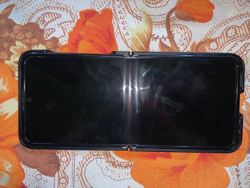 SAMSUNG GALAXY Z FLIP 5  8/256 5