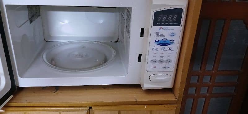 Microwave Oven Grill/Heating 1