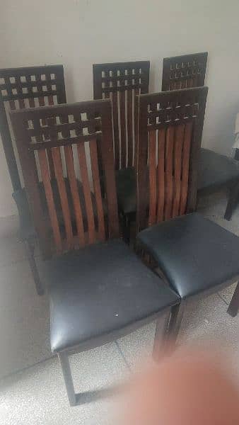 1 slightly used dining table and 6 chairs almost new 0