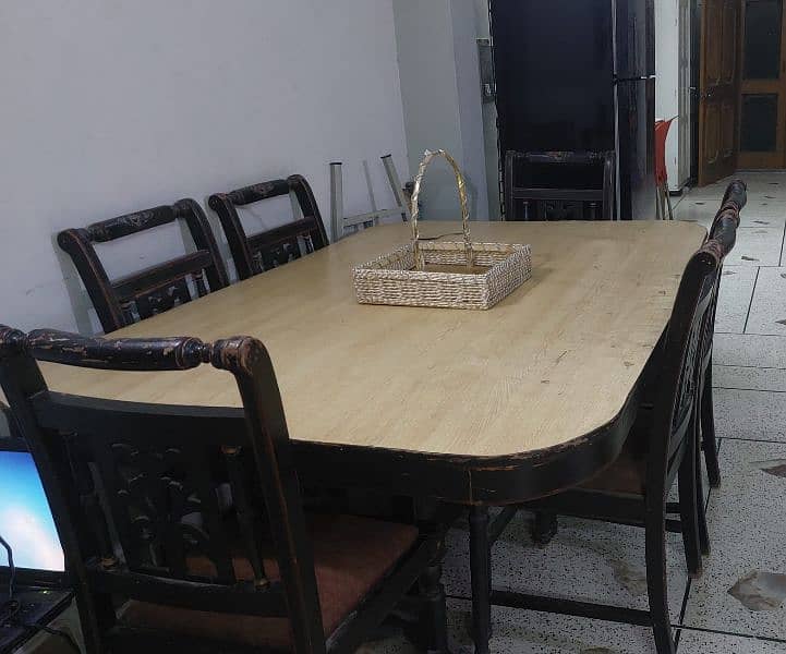 Dining Table with 6 chairs 3