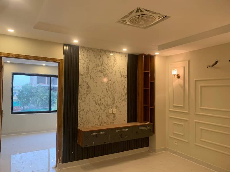 1 Bed Apartment For Sale In Nishter Block Bahria Town Lahore 4