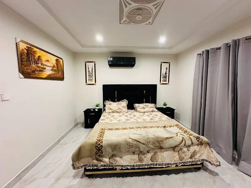 One bedroom VIP apartment for rent for short stay in bahria town 0