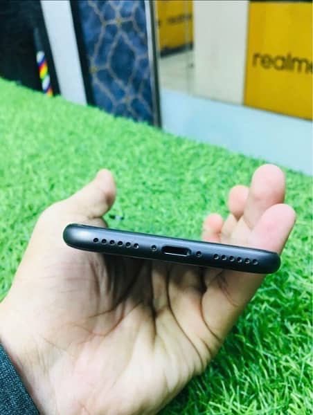 iphone 8 64 GB Non Pta 2