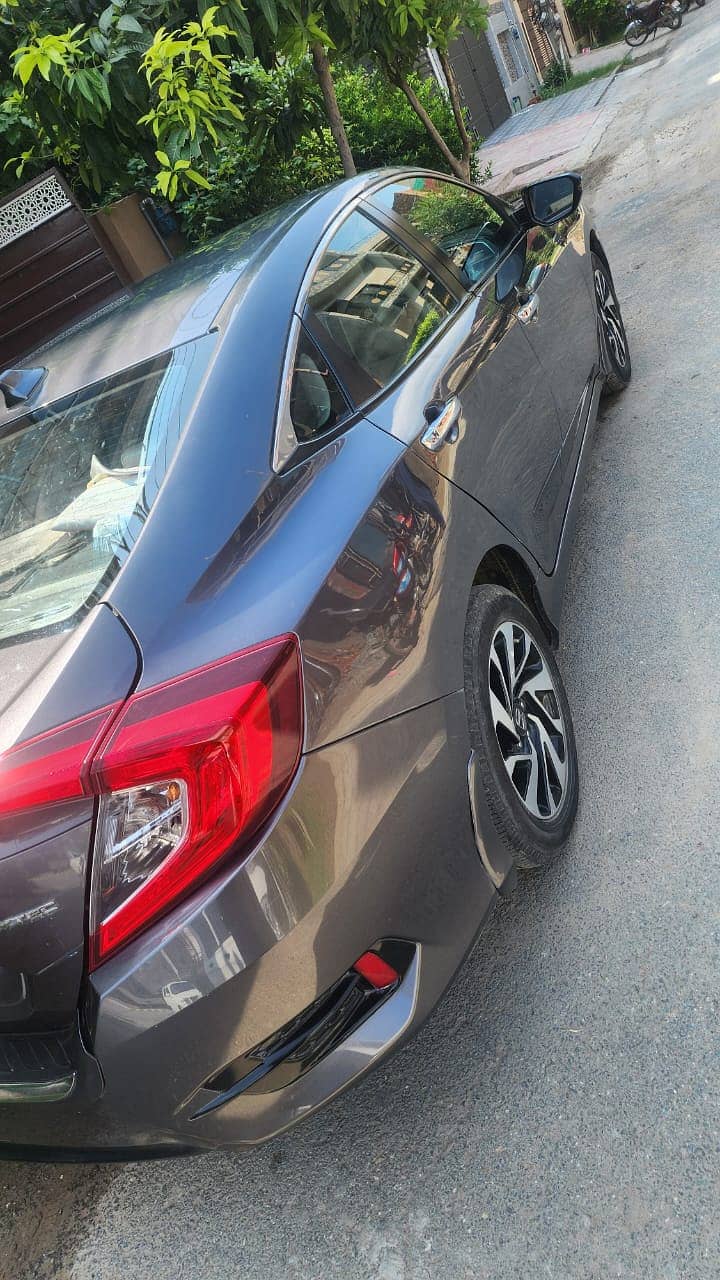 Professor used Honda Civic 2016 1.8 I-VTEC Urgent sale 6