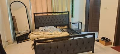 Fresh Iron Rod Bed Set with Side Table and Full Size Inner