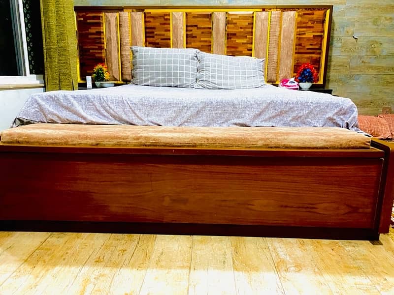 brand new bed set with best quality wood 3