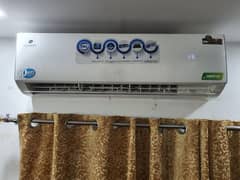 1.5 TON PEL FIT Dc inverter HEAT AND COLD fully chilled AC urgent sale