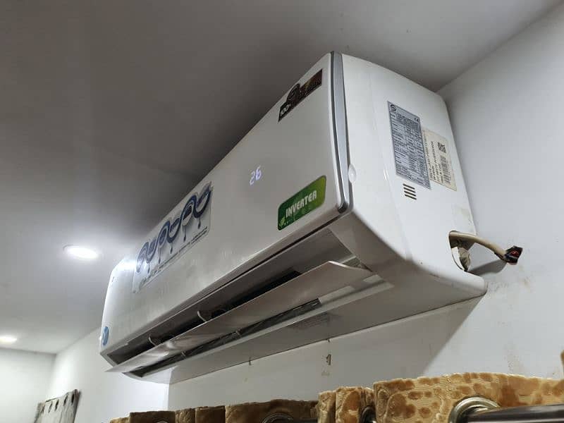 1.5 TON PEL FIT Dc inverter HEAT AND COLD fully chilled AC urgent sale 3