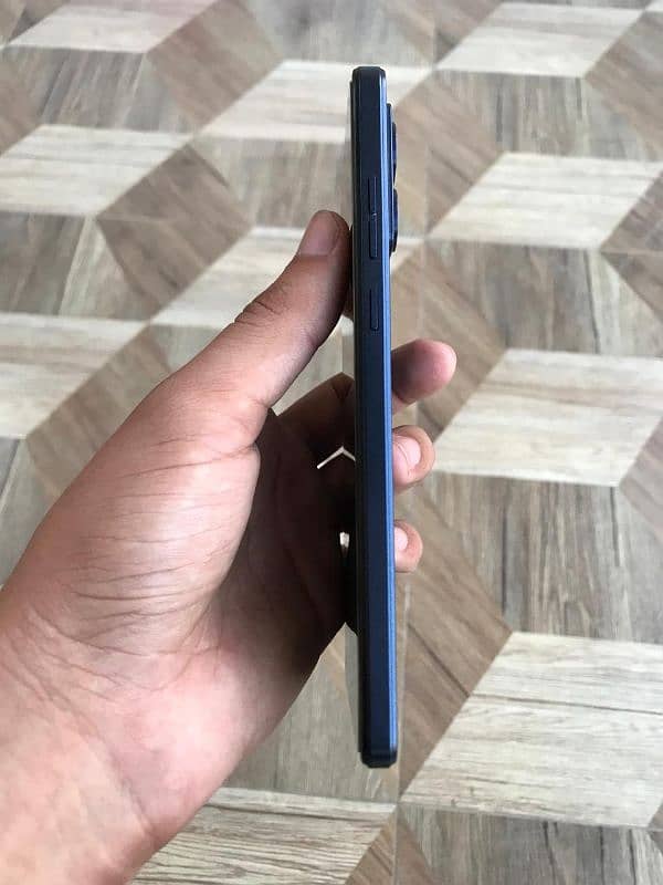 Motorola Moto G 84 5G 12/256 3