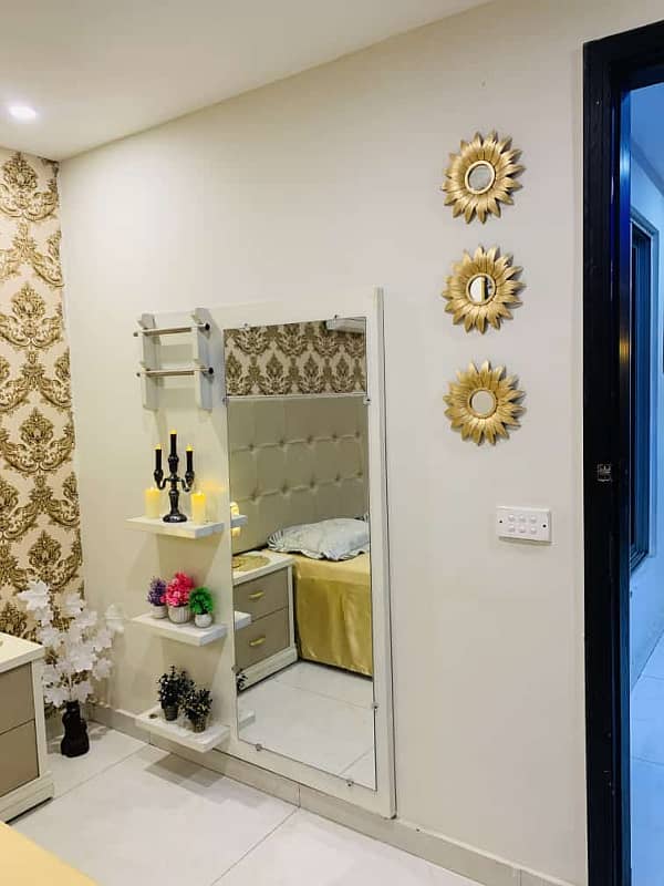 One bedroom VIP apartment for rent for short stay in bahria town 4