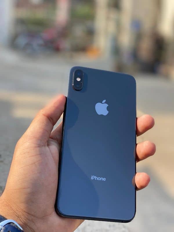 iphone xs max 1