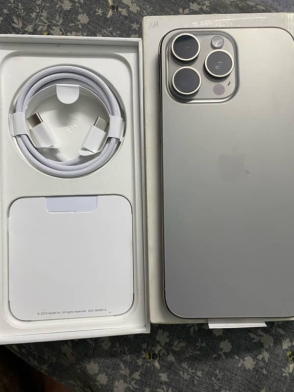 iPhone 15 pro max 256gb hk dual physical 3