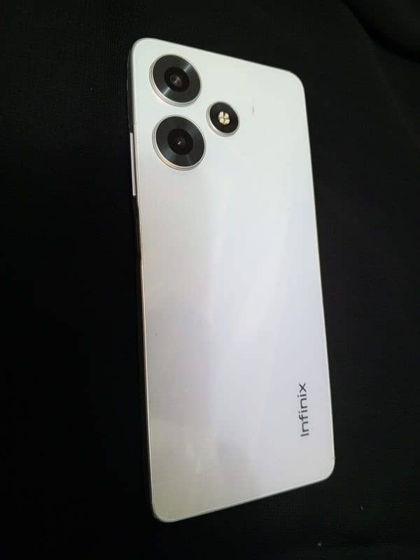 INFINIX HOT 30 8+8/128 gb Sonic White 6 months warranty 1