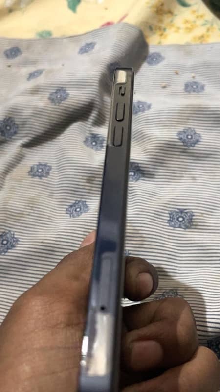 AoA i am selling my Iphone 12 Jv Non 1