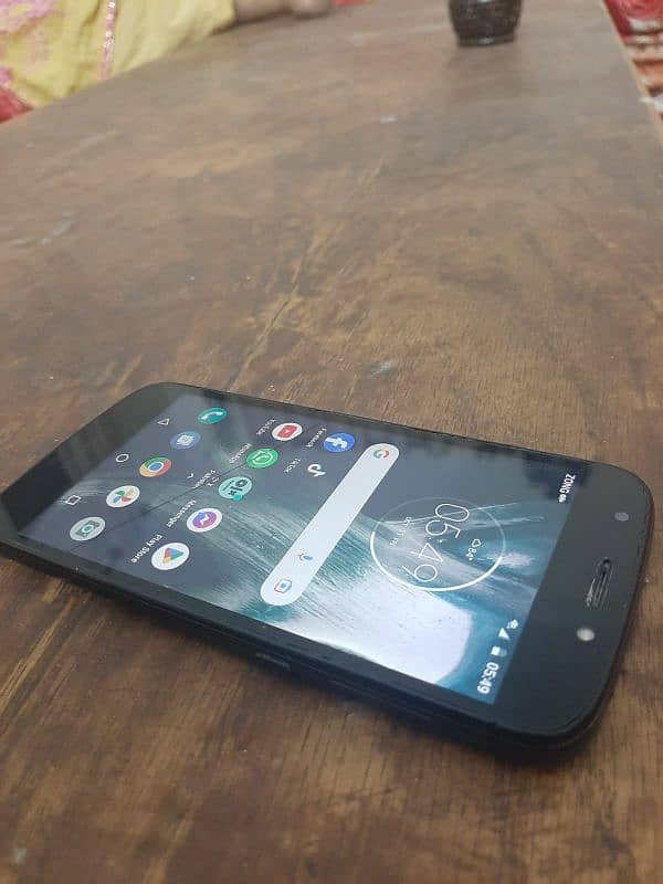 Motorola e5 play saaf condition 2gb 16gb sale n exchange pta approved 1