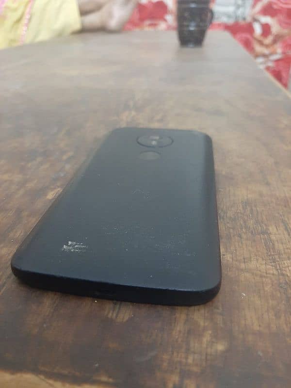 Motorola e5 play saaf condition 2gb 16gb sale n exchange pta approved 3